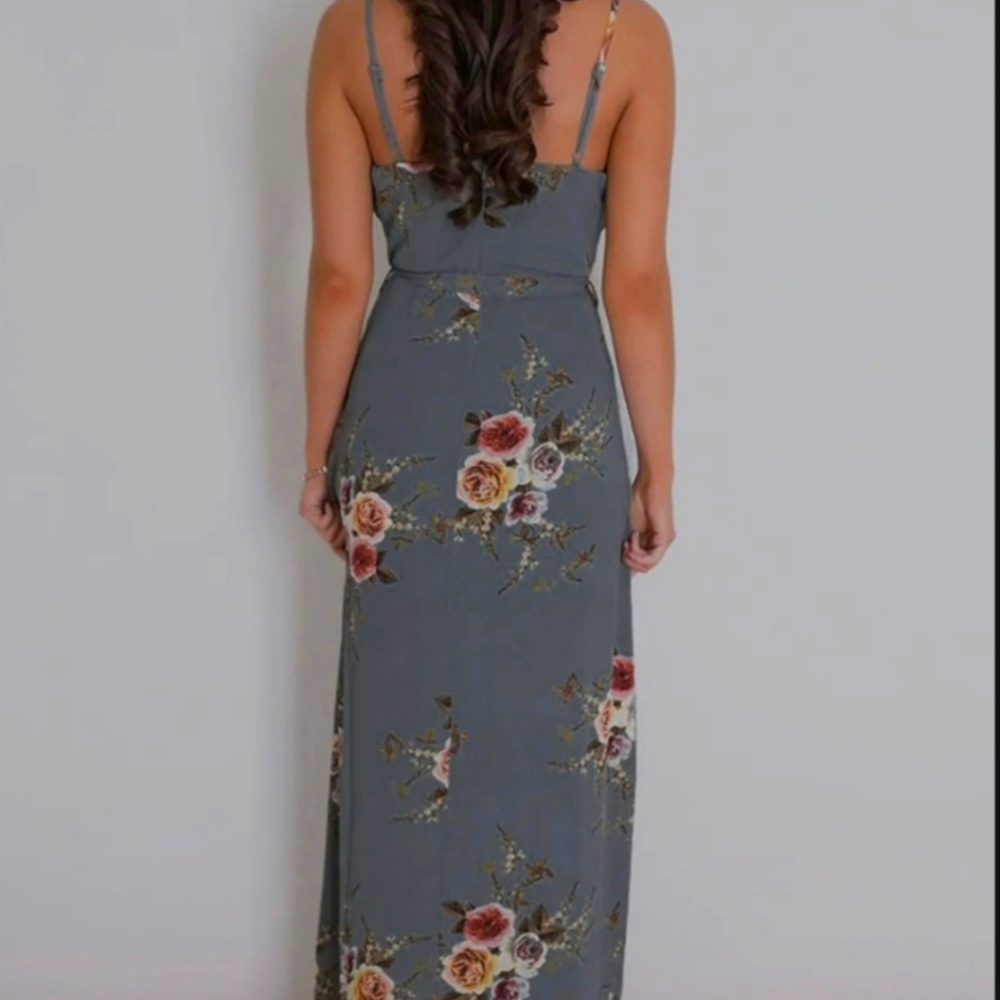 Gray Floral Wrap Maxi Dress With Slit 🌺 - Picture 2 of 3